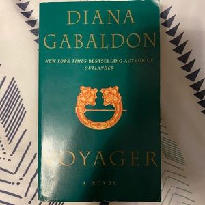 💖📚4 for $20📚💖 Voyager. Book 3 outlander series